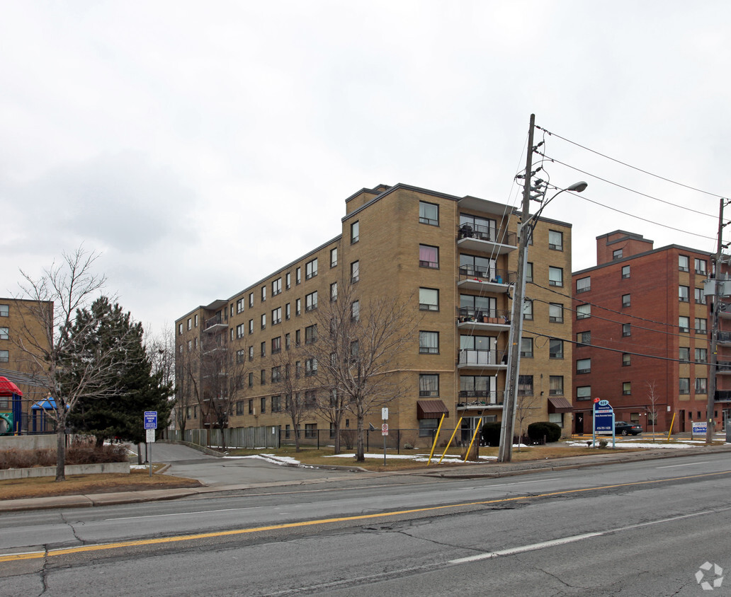Building Photo - 821 Birchmount Rd