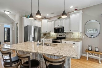 Building Photo - 42 St Annes Ct