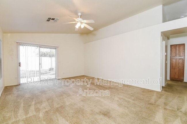 Building Photo - 930 E Monterey St