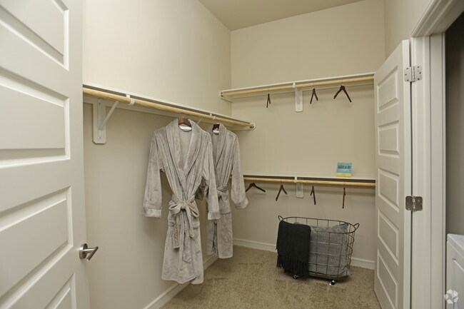 1HAB, 1BA CON SALA DE ESTAR - 895ft² - ARMARIO - One Oak Grove