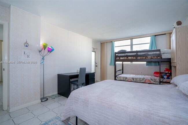 Foto del edificio - 1833 S Ocean Dr