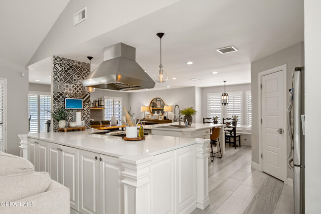 Building Photo - 6544 Brisa Del Mar Dr