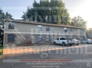 Building Photo - 602 4th Ave