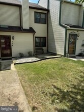 Building Photo - 229 E Green Valley Cir