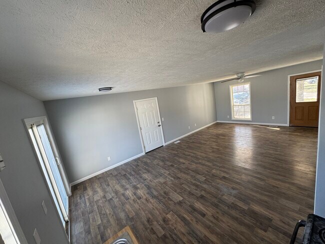 Foto del edificio - 1211 Redbud St