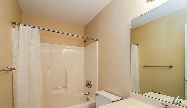 Building Photo - 8280 Twin Cove Ct