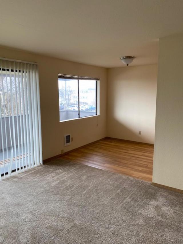 Building Photo - 2 bedroom in Seattle WA 98116