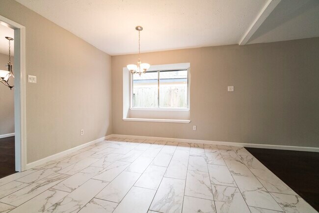 Foto del edificio - 2314 Pebbledowne Cir