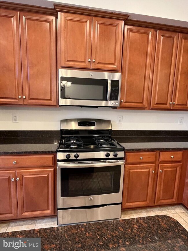 Building Photo - 464 Willow Bend Dr