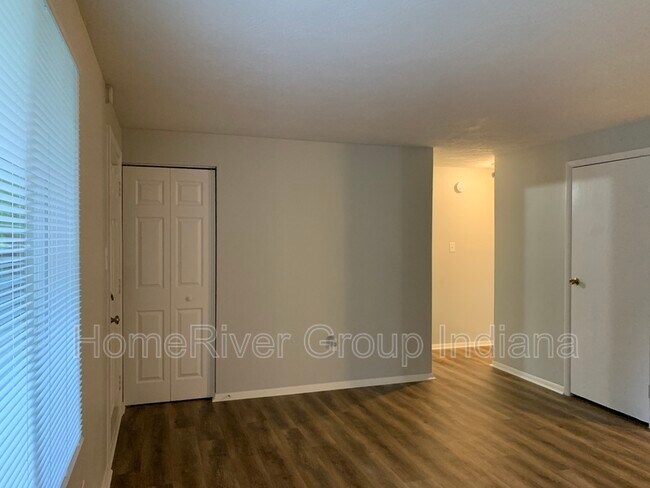 Foto del edificio - 11611 E 10th St