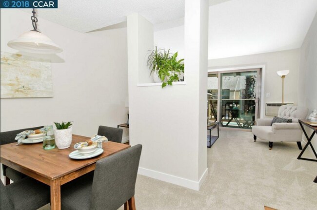 Foto del edificio - 2734 Oak Rd