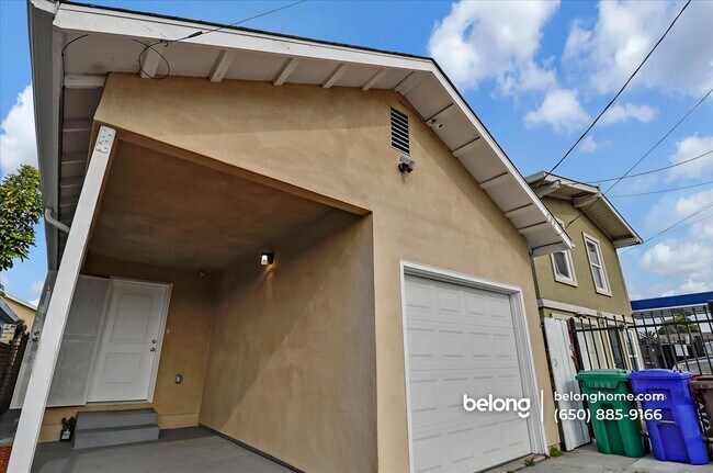 Foto del edificio - 683 Harbour Way