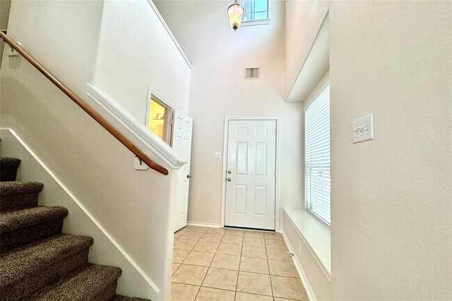 Building Photo - 8739 Rainglen Ln