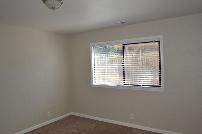 Building Photo - 3012 Mills Park Dr