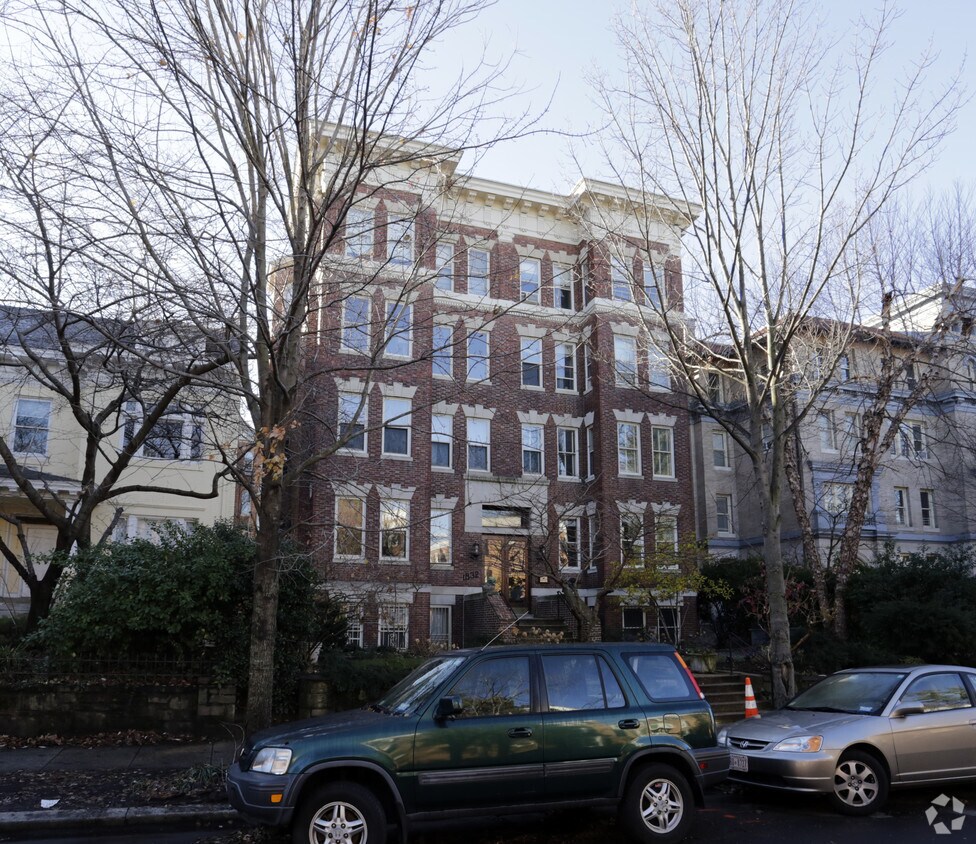 Primary Photo - 1832 Biltmore St NW