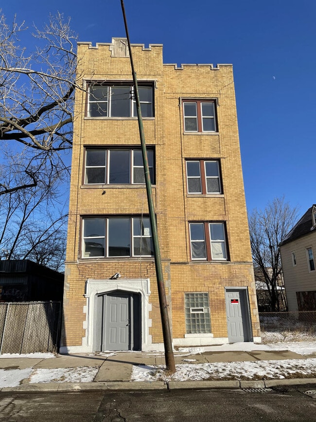 Building Photo - 1309 S Kostner Ave