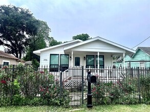 Building Photo - 3705 Chapman St