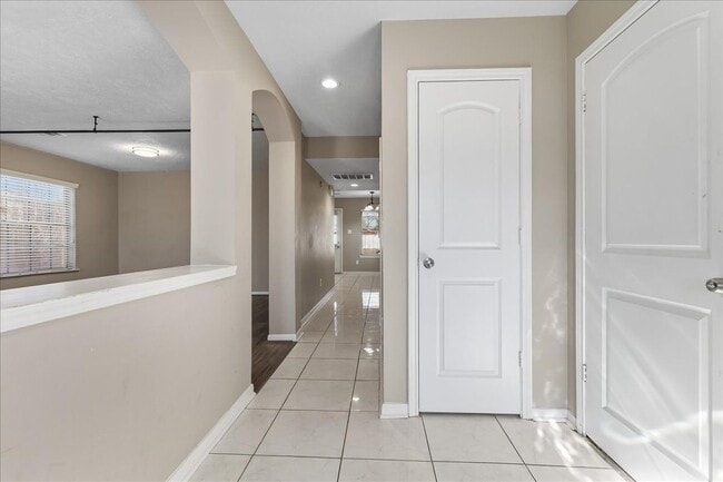 Building Photo - 16218 Bunker Ridge Rd