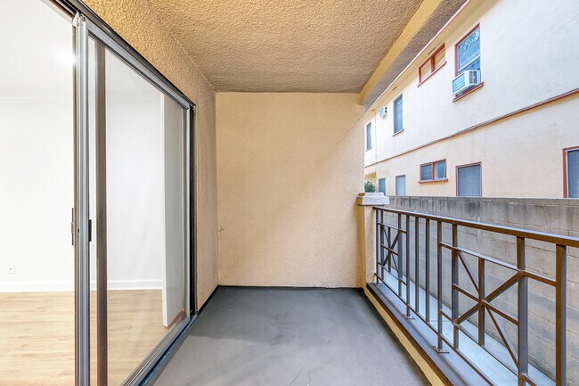 Foto del edificio - 11347 Nebraska Ave