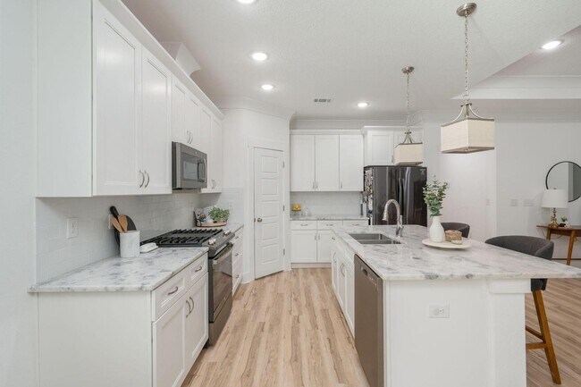 Foto del edificio - 667 Red Fern Rd