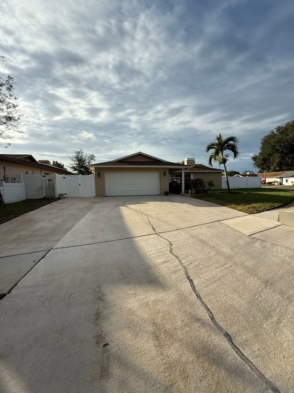 Building Photo - 9429 Laura Anne Dr