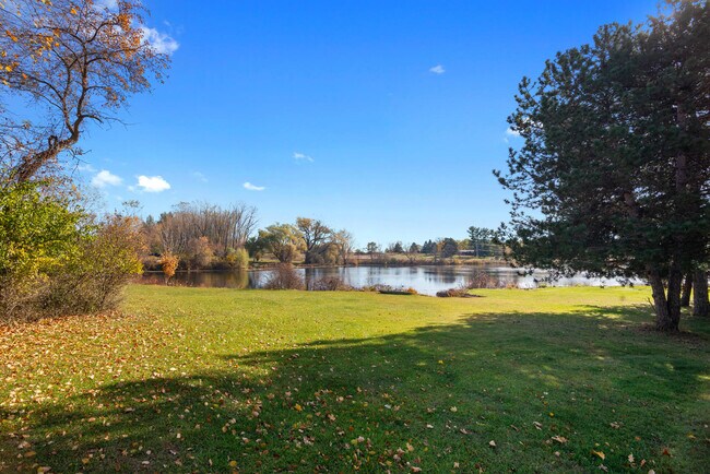 Foto del edificio - 4105 Riverview Dr