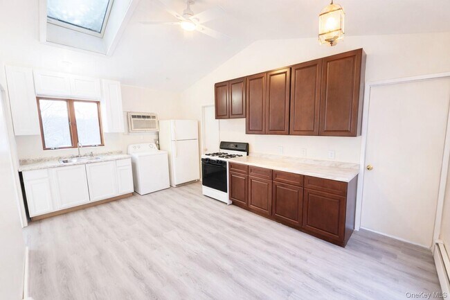 Foto del edificio - 8 Rocky Rd