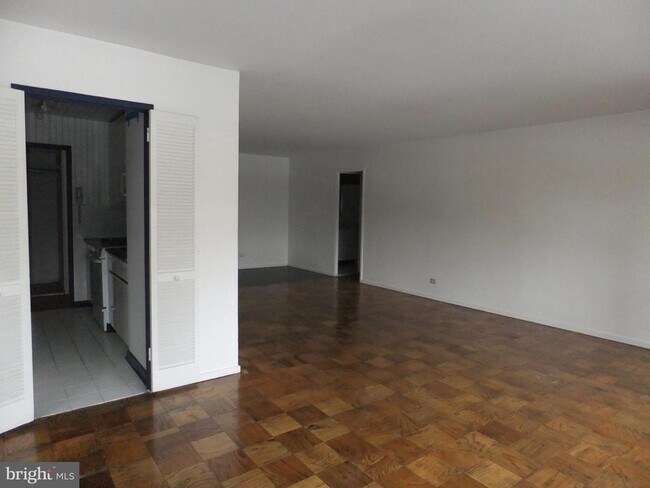 Foto del edificio - 1600 Hagys Ford Rd N