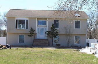 Building Photo - 3 Pinetree Ct