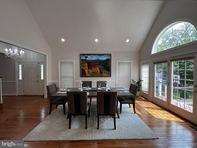 Building Photo - 25622 Creek Run Terrace