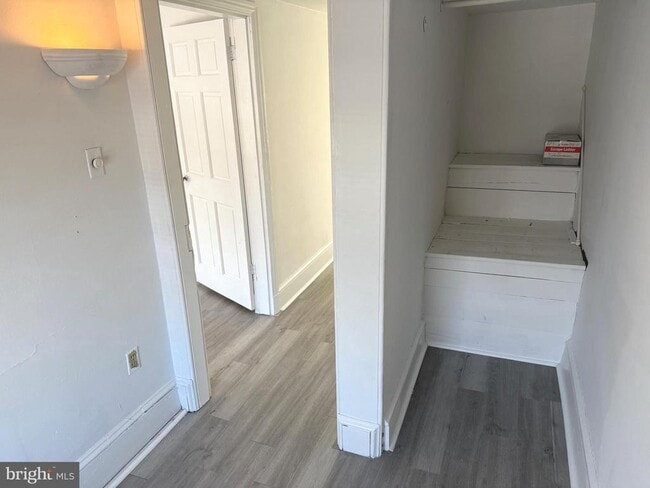 Building Photo - 134 N Main St