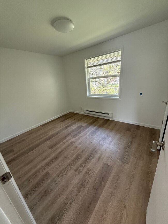 Foto del edificio - Completely Updated Ranier Beach Duplex Unit For Rent!