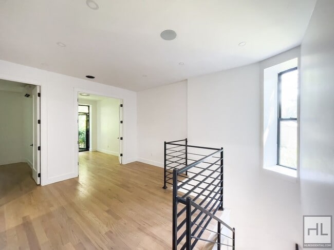 Building Photo - PUTNAM AVENUE / Spacious 2-Bed Duplex