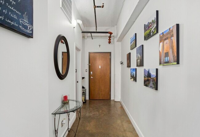 Foto del edificio - 831 S Flores St