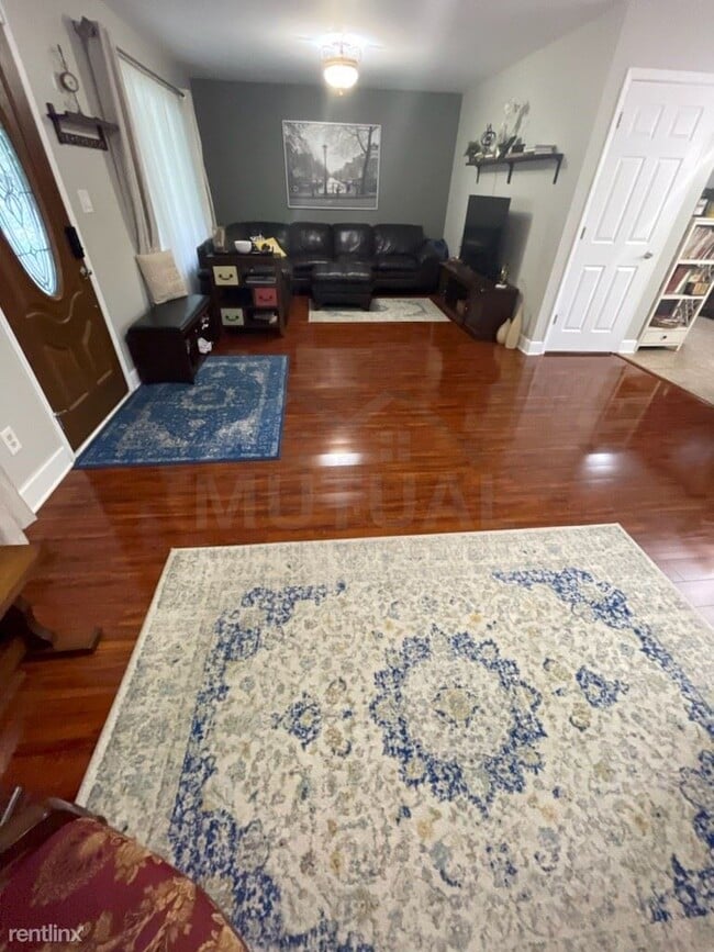 Building Photo - 4 br, 3 bath House - 18994 Irving St
