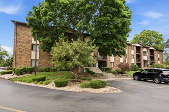 Building Photo - 13913 Laramie Ave