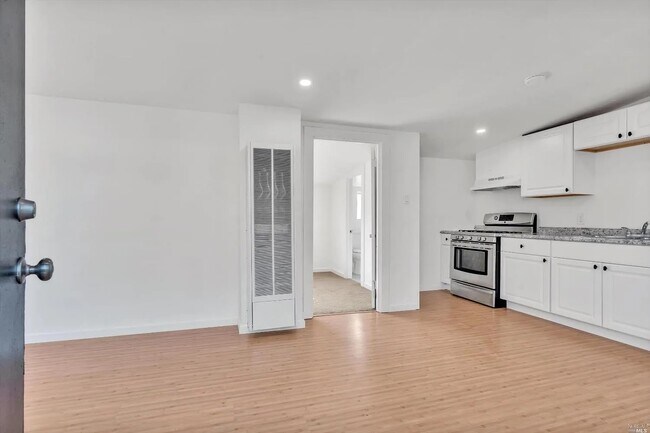 Building Photo - 1313 De Turk Ave