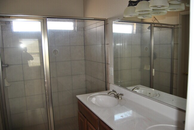 Building Photo - 265 Stoneheath Ct