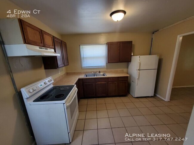 Building Photo - Eagledale/Westside 4BR/1.5BA House!