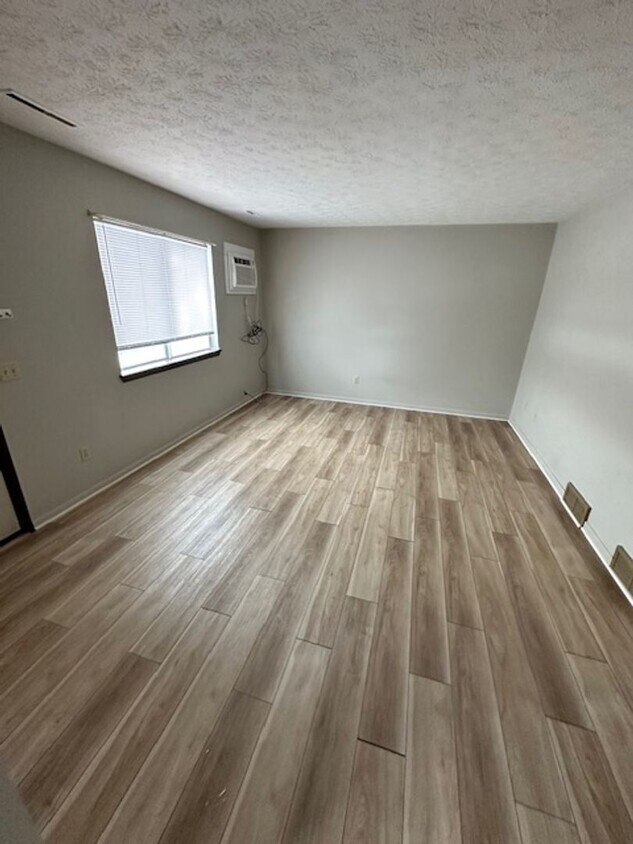 Building Photo - 8753 MB