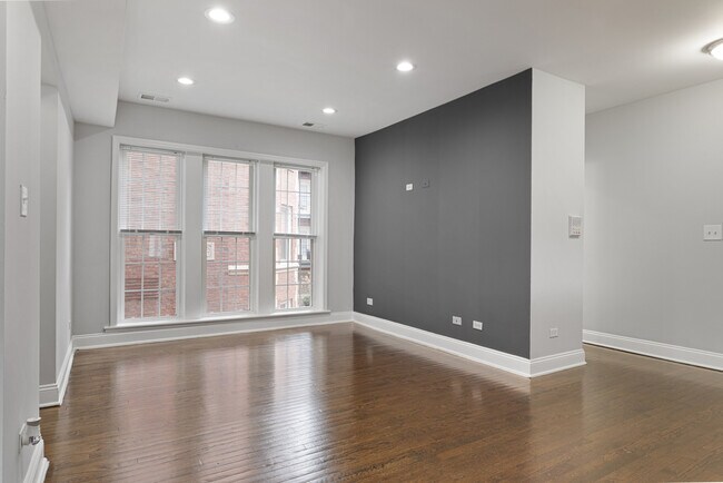 Building Photo - 7724 N Ashland Ave