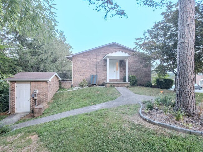 Foto del edificio - 5-11 11 Estates Dr