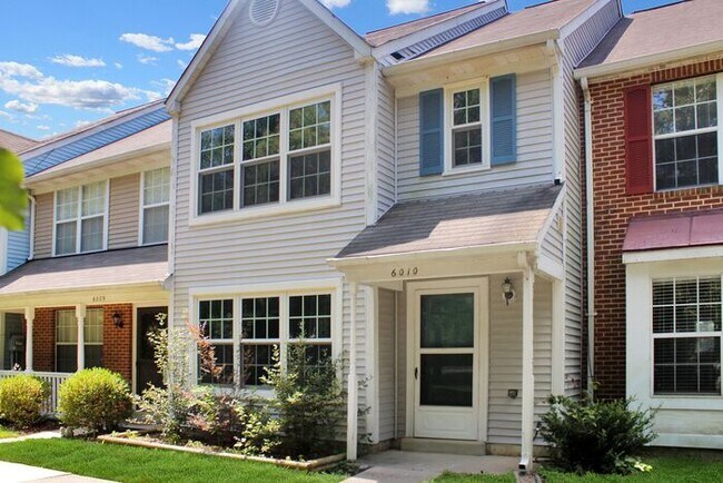 Building Photo - 6010 Sirenia Pl