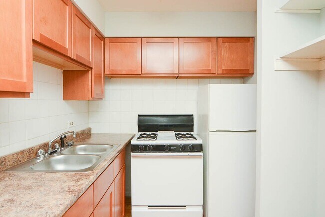 Foto del edificio - 503 W Briar Pl