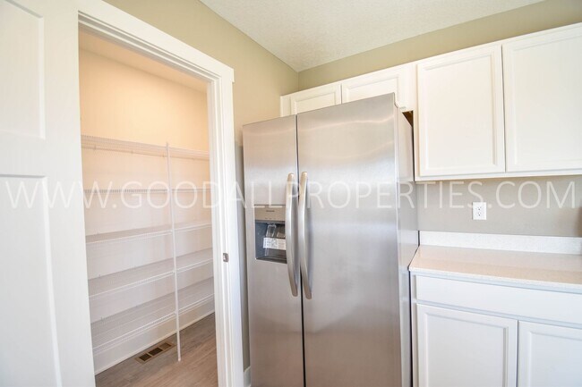 Building Photo - RENT SPECIAL!!! 4-Bedroom, 2.5-Bathroom 2-Story Home in DeSoto!!!
