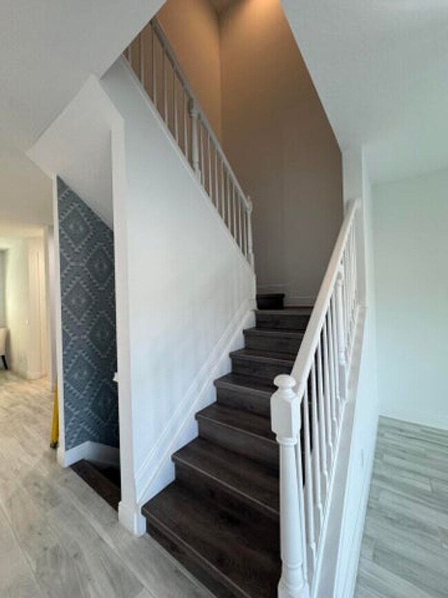 Foto del edificio - 615 Windward Cir N