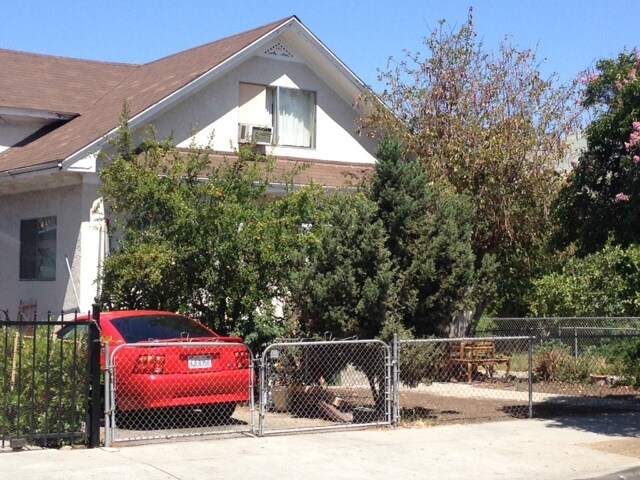 Building Photo - 2651-2653 Sichel St