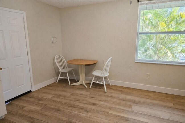 Foto del edificio - 5000 3rd Ave N