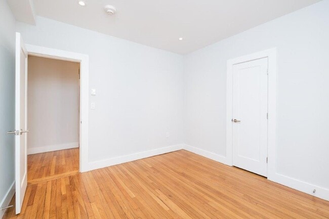 Building Photo - 17A Forest St
