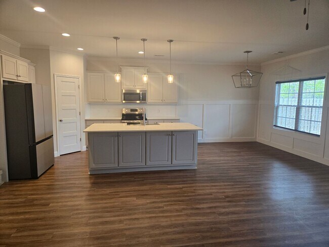 Foto del edificio - FOR RENT in MIDLAND! Available Now!